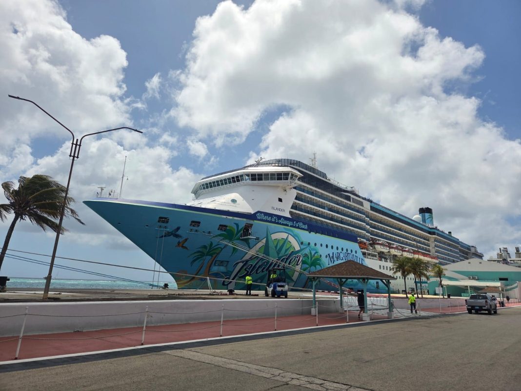 Margaritaville at Sea Islander maakt inaugurale aanloop op Aruba (Picture by: 24ora.com)