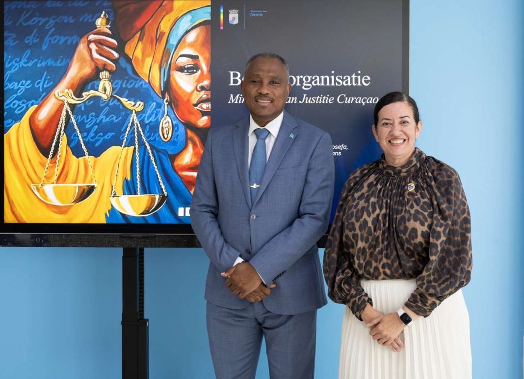 Minister Dowers bezoekt Curaçao voor justitieel overleg (Picture by: 24ora.com)