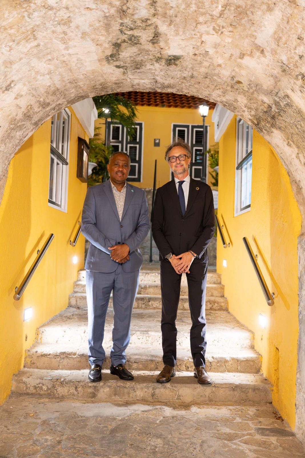Minister Dowers in overleg met UNOPS over nieuwe gevangenis Aruba (Picture by: 24ora.com)