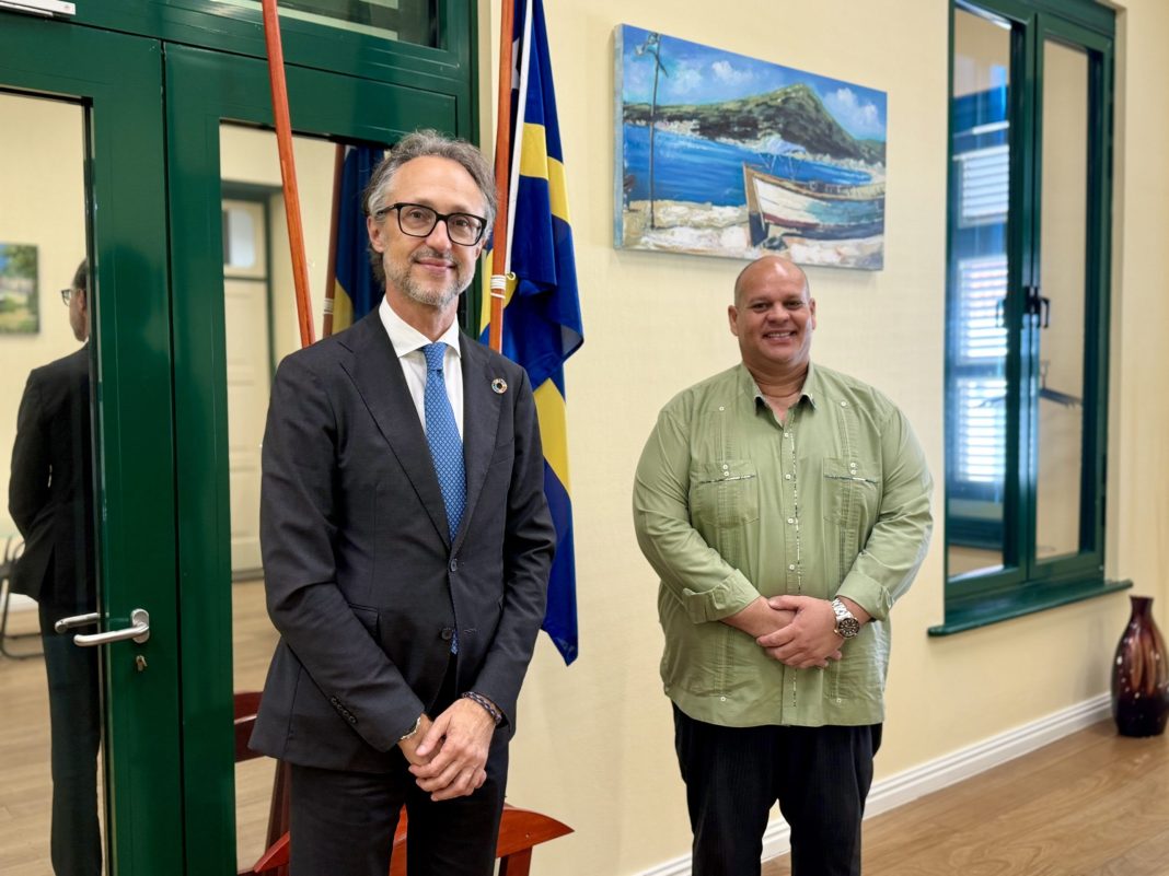 Ministerie GMN versterkt banden met VN-organisatie UNOPS voor milieu en infrastructuur Ministerie GMN versterkt banden met VN-organisatie UNOPS voor milieu en infrastructuur (Picture by: paradisefm.cw)