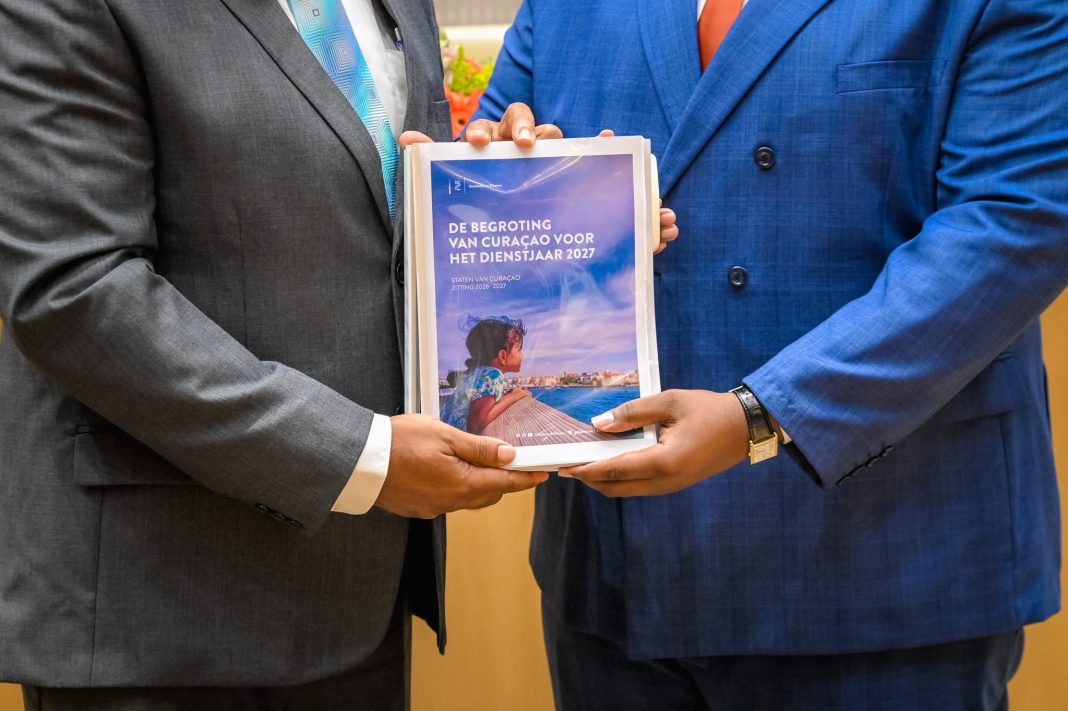 Ministerie van Financiën lanceert begrijpelijke begrotingsgids 'Mini Mòni' (Picture by: paradisefm.cw)