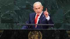 Netanyahu verdedigt Israëlisch militair optreden terwijl delegaties VN-zaal verlaten (Picture by: ichef.bbci.co.uk)