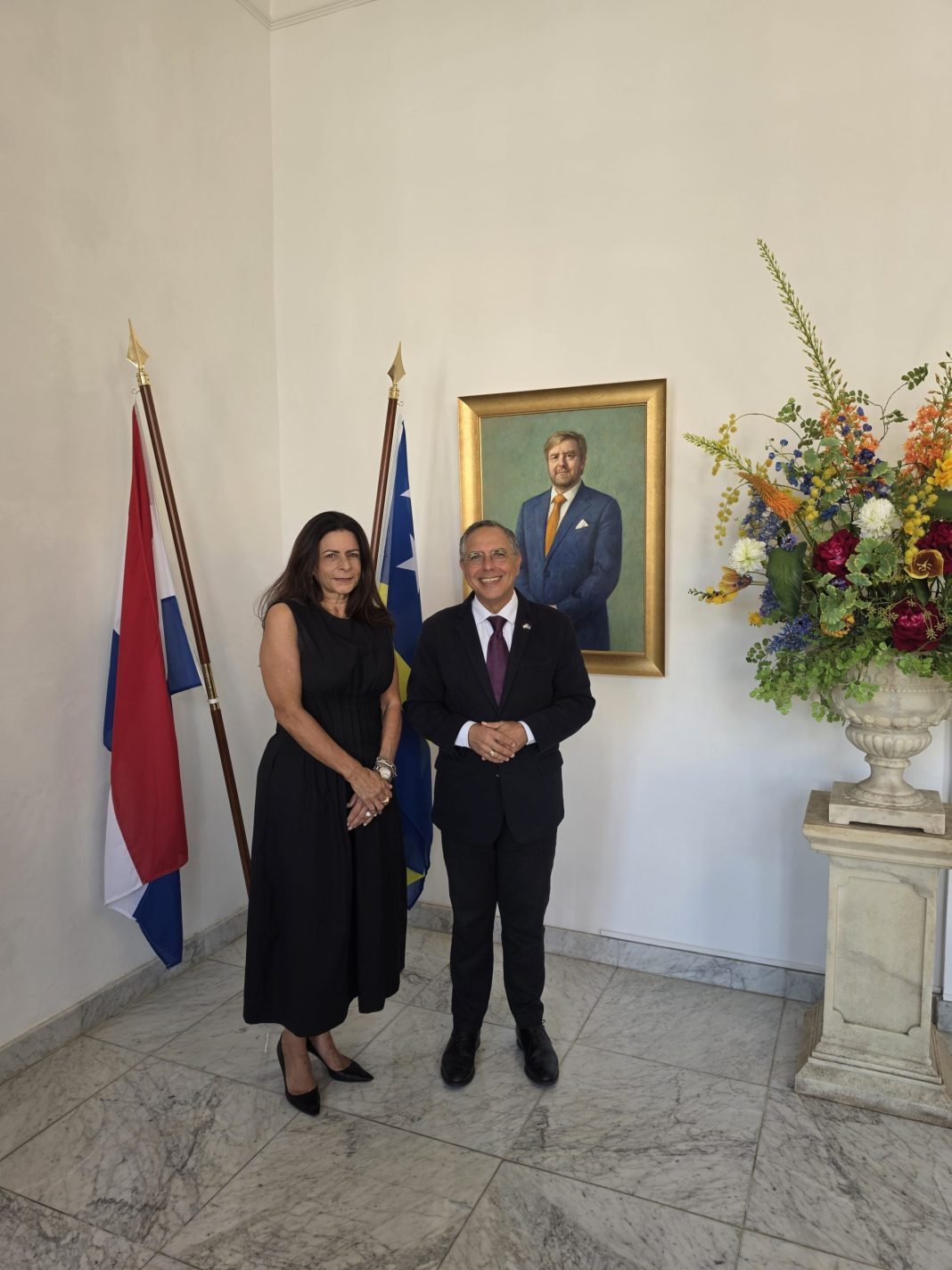 Nieuwe Deense honorair consul Römer bezoekt gouverneur De Kort op Curaçao (Picture by: paradisefm.cw)