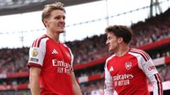 Arsenal klopt Chelsea 2-1: Odegaard en Saka uitblinkers Odegaard en Saka schitteren: spelersbeoordelingen Arsenal - Chelsea (Picture by: ichef.bbci.co.uk)
