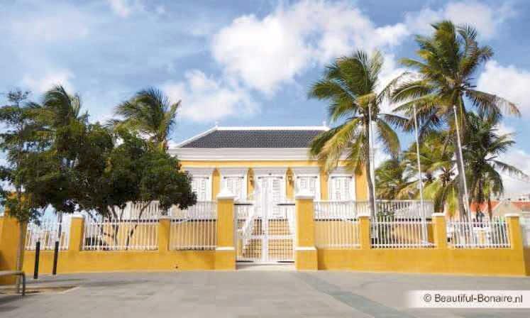 Openbaar Lichaam Bonaire laat tientallen miljoenen dollars onbenut op de bank staan (Picture by: extra.cw)