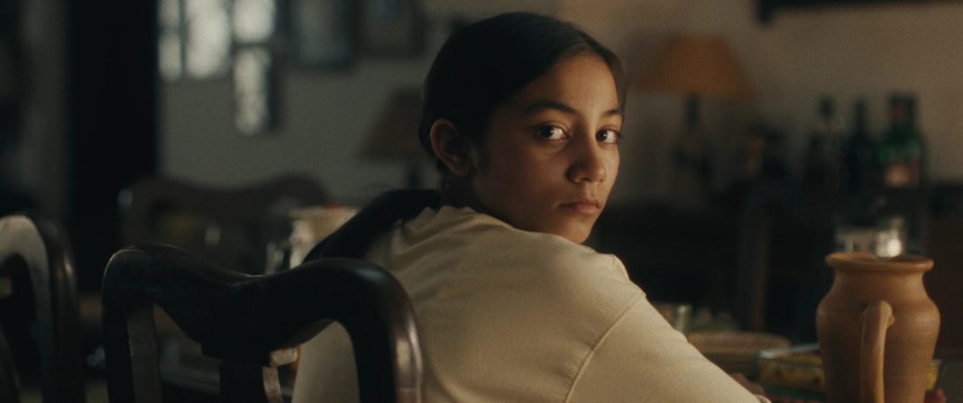 'Our Share of Sand' review: somber Indiaas sociaal drama door de ogen van een meisje (Picture by: variety.com)