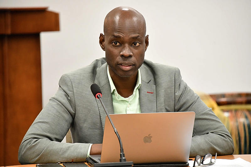 PNP-parlementslid hekelt minister Cooper om kritiek op krant Èxtra (Picture by: extra.cw)