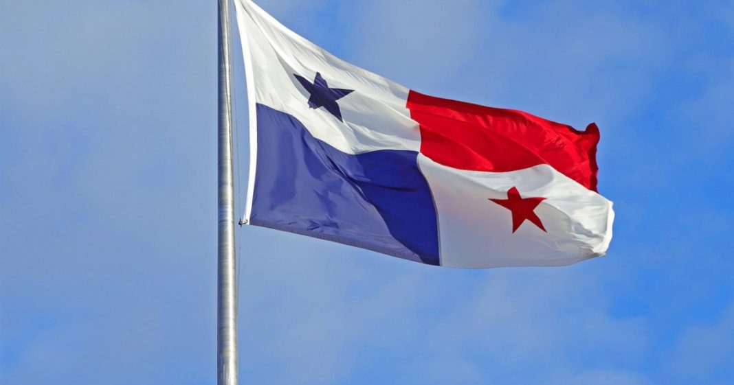 Panama biedt gratis tiendag ziekteverzekering aan vliegtuigtoeristenen (Photo by: democrata.es)