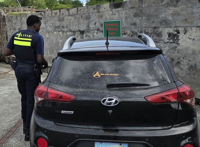 Politie Sint Eustatius houdt verkeerscontrole: zes boetes uitgedeeld (Picture by: 721news.com)