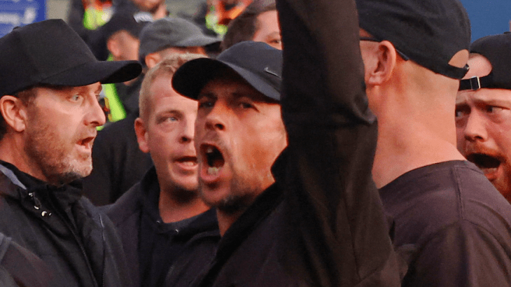 Protesten in het Verenigd Koninkrijk na arrestatie van extreemrechtse activist Daniel Thomas (Picture by: aljazeera.com)
