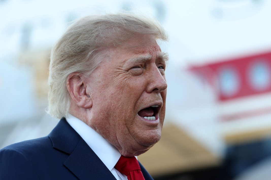 Rechter beveelt Trump's Witte Huis toegang CNN, MSNBC en Politico onmiddellijk te herstellen (Picture by: variety.com)