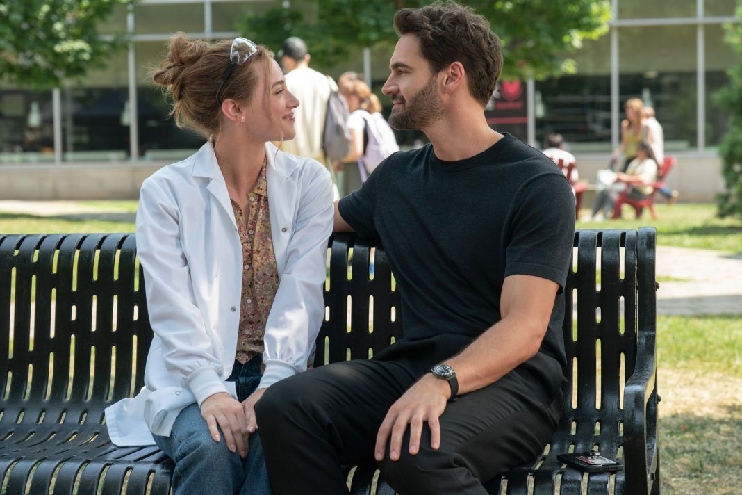 Regisseur Claire Scanlon legt grootste Star Wars easter eggs in 'Love Hypothesis' uit (Picture by: variety.com)