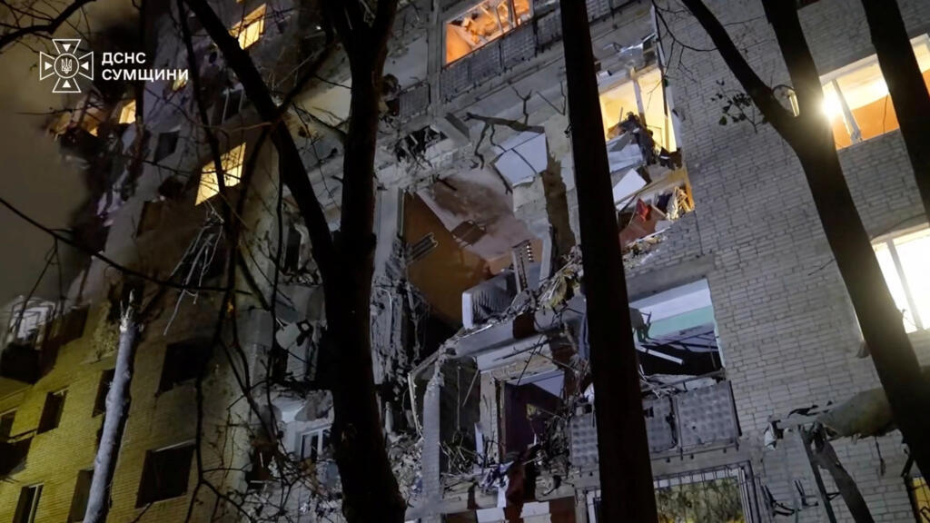 Russische bom treft flatgebouw in Sumy: minstens twee doden (Picture by: s.france24.com)