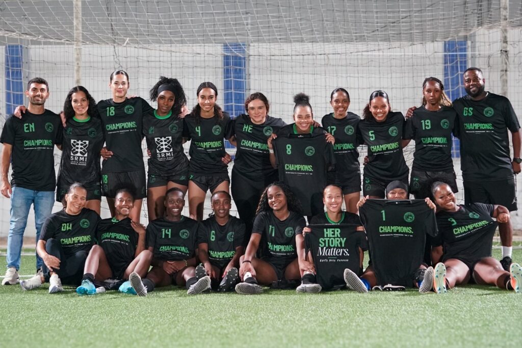 SV Victory Boys Dames kroont zich tot ongeslagen kampioen vrouwenvoetbal Curaçao (Picture by: extra.cw)