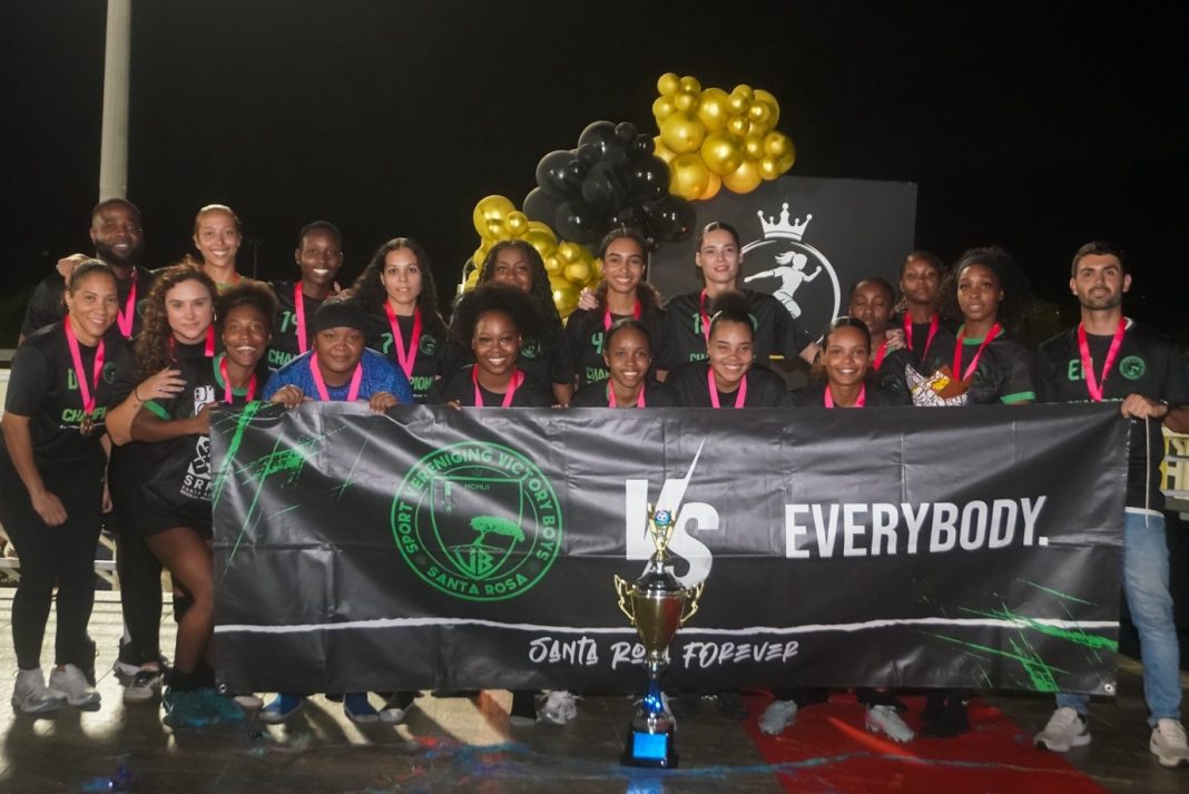 SV Victory Boys kroont zich tot ongeslagen kampioen vrouwenvoetbal Curaçao (Picture by: paradisefm.cw)