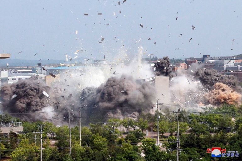 Noord-Korea moet $32,5 mln betalen voor opgeblazen kantoor Seoulse rechtbank veroordeelt Noord-Korea tot betaling van $32,5 miljoen voor opgeblazen verbindingskantoor (Picture by: aljazeera.com)