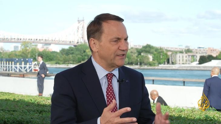 Sikorski: 'Rusland heeft de troepen niet om de NAVO echt binnen te vallen' (Picture by: aljazeera.com)