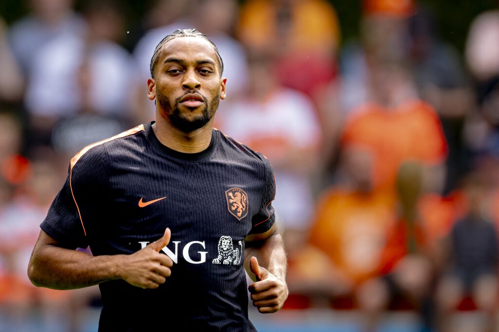 Timber en Dumfries basisspelers bij debuut bondscoach Xavi met Oranje (Picture by: extra.cw)