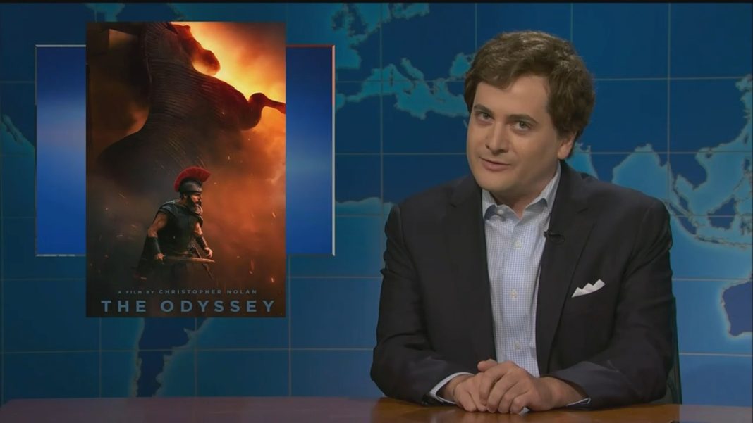 Tucker Carlson keert terug op SNL om The Odyssey en gender-neutrale Spider-Man te bespreken (Picture by: variety.com)