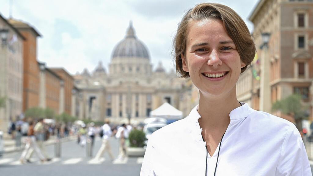 Van TikTok naar kerkbanken: Franse katholieke influencers vinden een nieuw publiek (Picture by: s.france24.com)