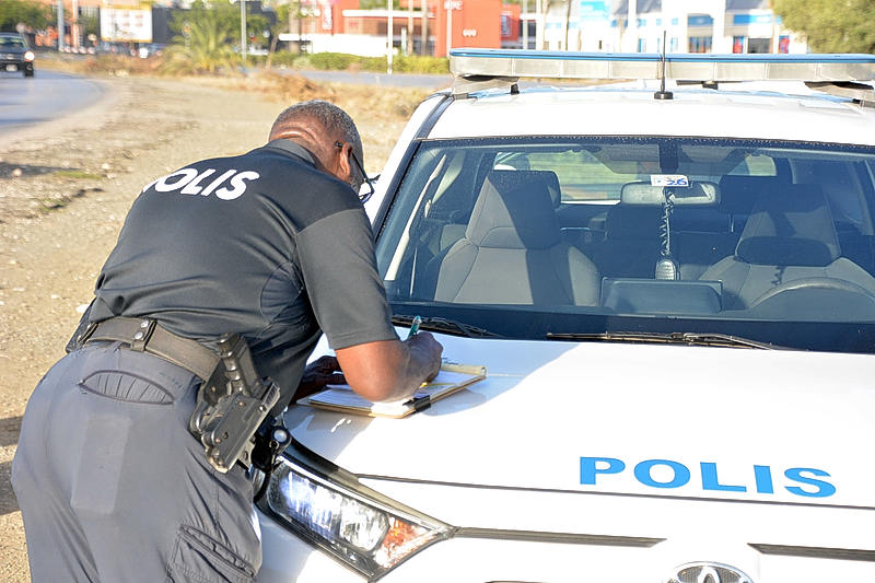 Verkeerscontroles op Curaçao: 27 bekeuringen voor rijden in verboden richting (Picture by: extra.cw)