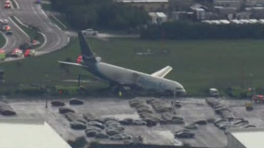 Vijf doden bij crash Amazon-vrachttoestel op luchthaven Miami (Picture by: paradisefm.cw)