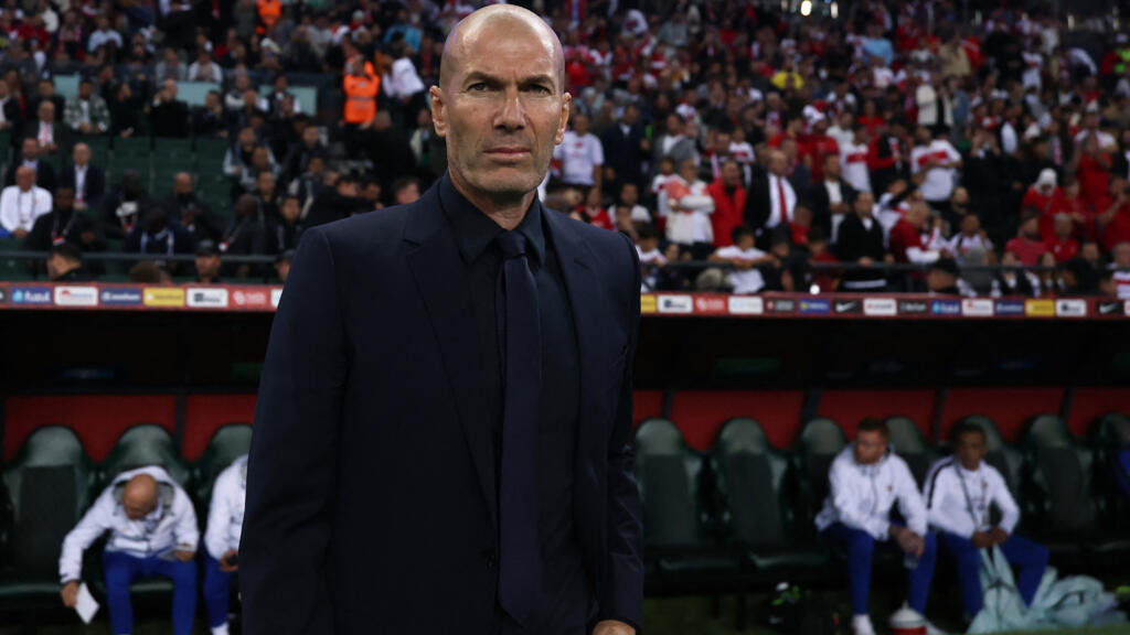 Zinédine Zidane wint zijn eerste wedstrijd als bondscoach met nipte zege in Turkije (Picture by: s.france24.com)